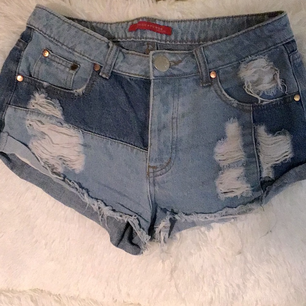 Destroyed jeans